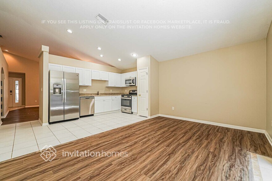 Building Photo - 6240 Crickethollow Dr
