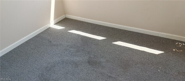 Building Photo - 956 Grant Ave