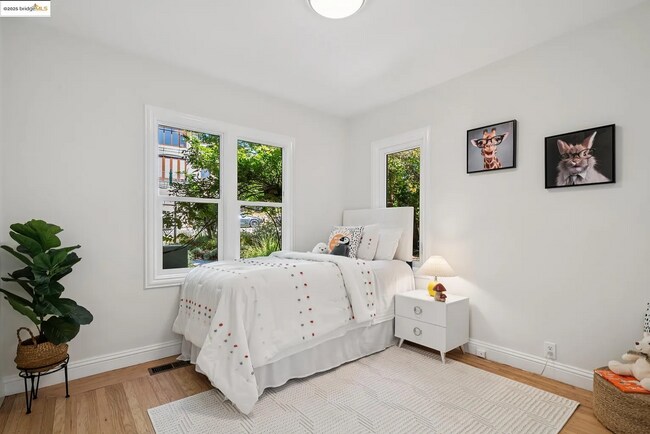 Building Photo - Berkeley Hills Beauty with Bay Views & Ele...