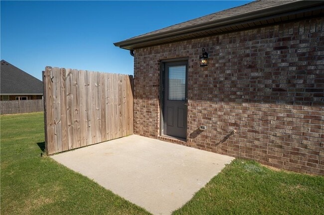 Building Photo - 1723 Booker Cir