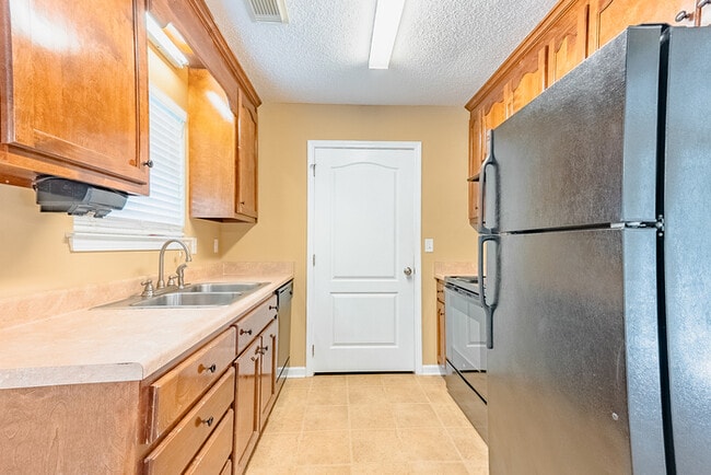 Building Photo - 12591 Drift Bay Cove