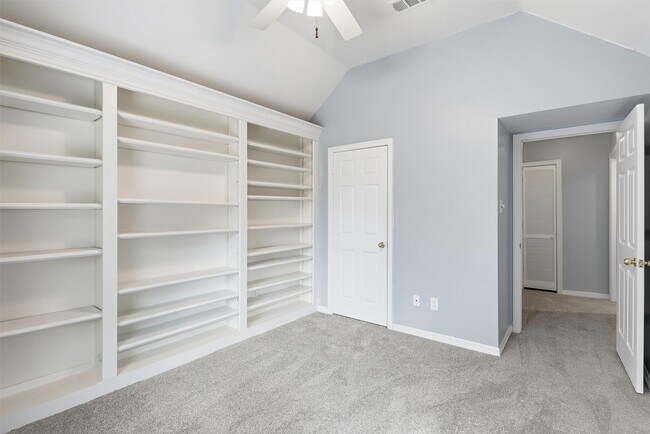 Building Photo - 201 Las Brisas St