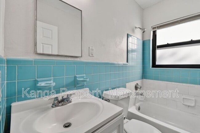 Building Photo - 1257 W 35th St