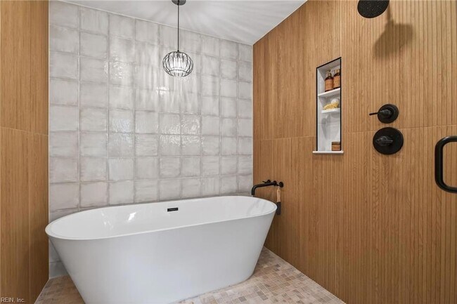 Building Photo - 7125 Grayfalcon Dr