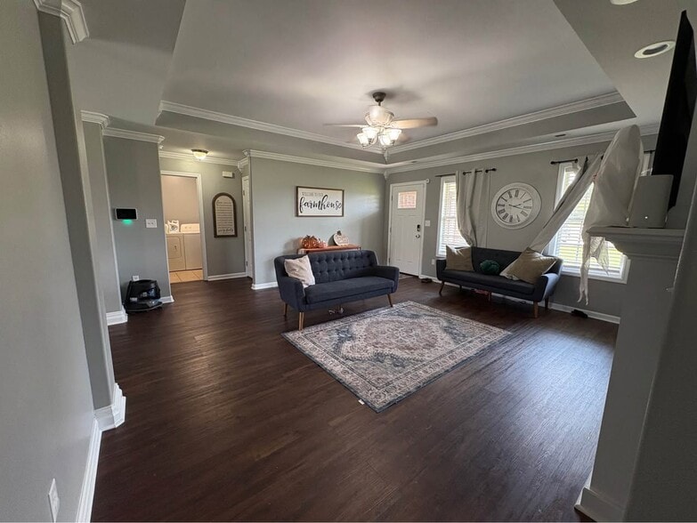 Building Photo - 127 Tine Ln