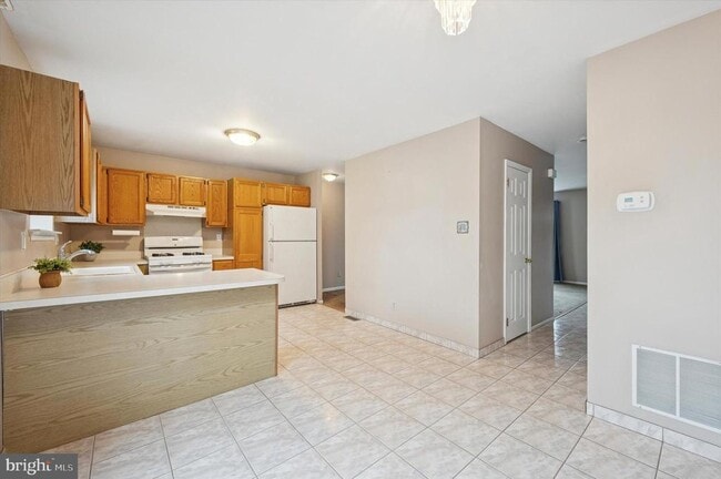 Building Photo - 25 Ruth Rd