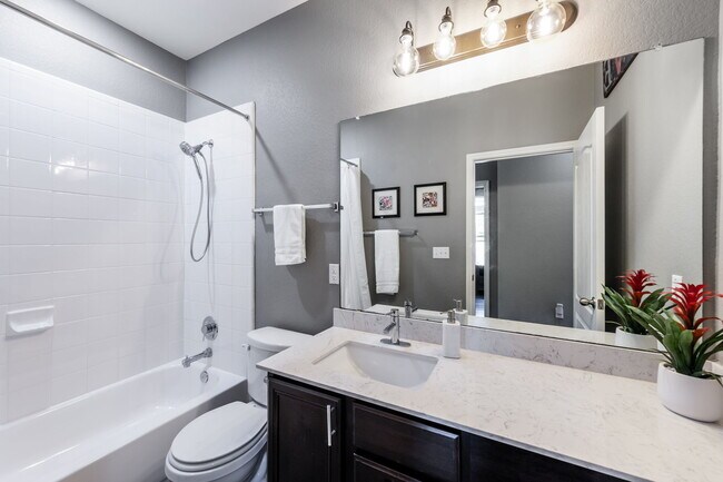 Building Photo - 12600 Lucida Ln