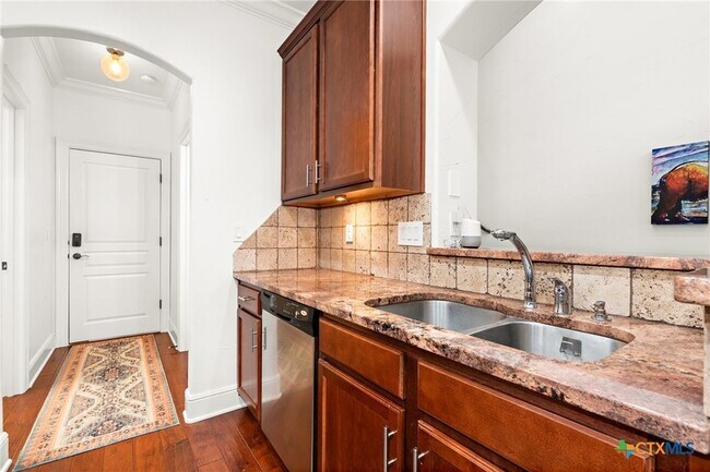 Building Photo - 3107 Sweetwater Cove