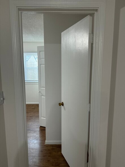 Building Photo - 415 N Oceana Blvd