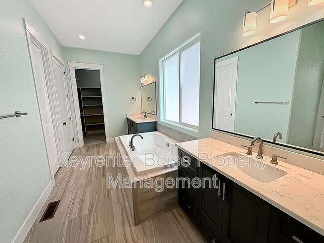 Building Photo - 8081 W Brooks Dr
