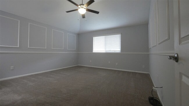 Building Photo - 22014 Grand Forks Dr