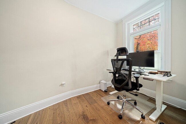 Building Photo - 15 Strathmore Rd