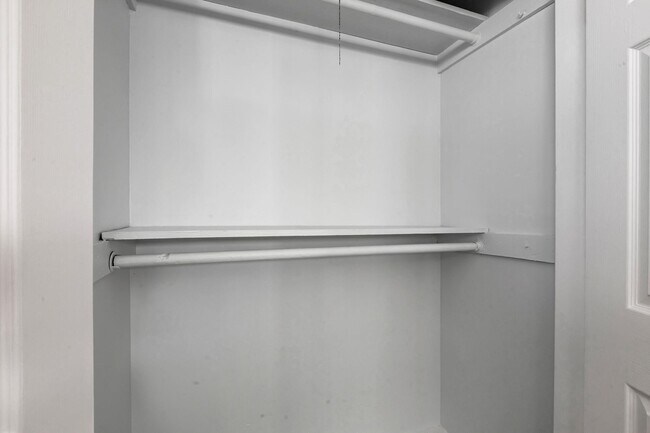 Building Photo - 6609 Walnut Hill Ln