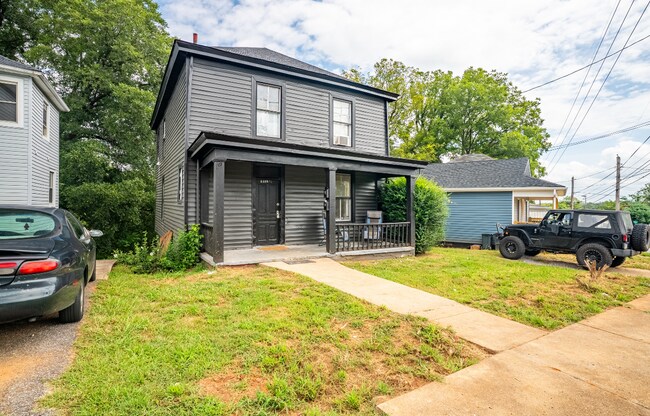Building Photo - 2228 Tulip St