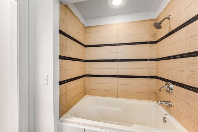 Building Photo - 1500 4th Ave N