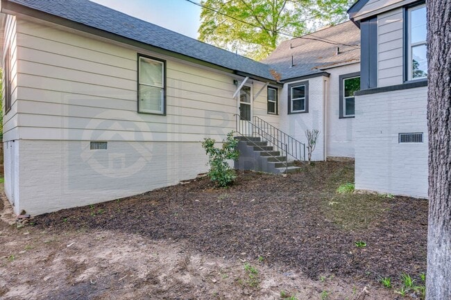 Building Photo - 2903 Trenholm Rd