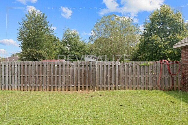 Building Photo - 11070 Courtland Ct