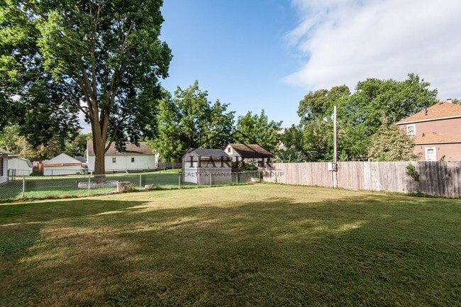 Building Photo - Charming Remodeled 3 bed 2 bath House!