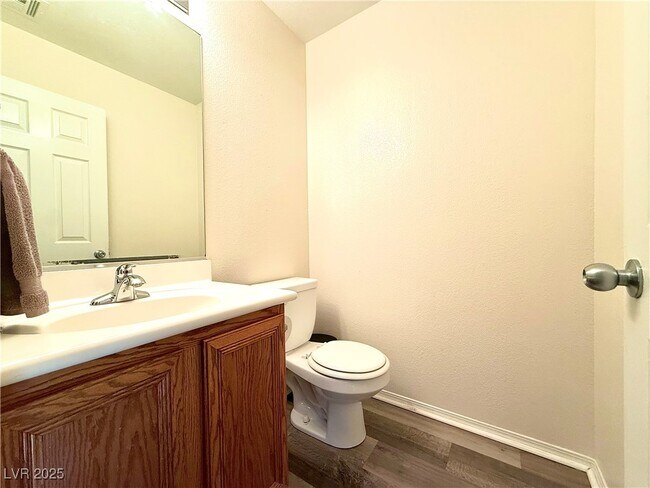 Building Photo - 3817 Bayamon St