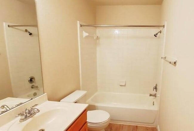 Building Photo - 108 Pond Way