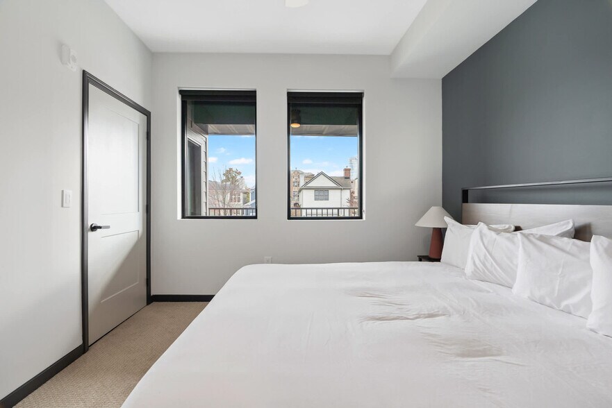 Building Photo - 423 E Michigan St