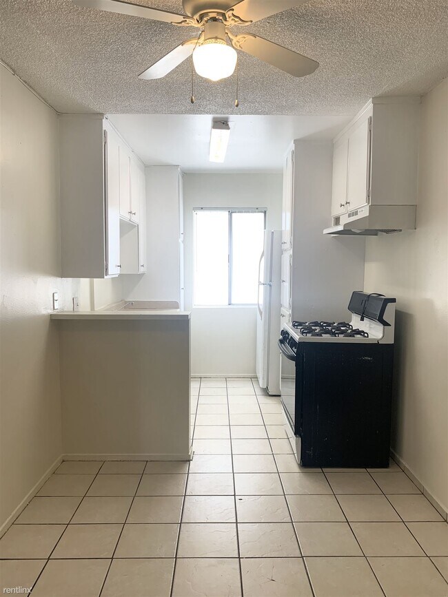 Building Photo - 723 N Gramercy Pl