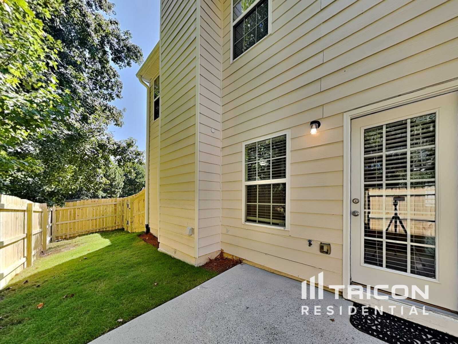 Building Photo - 2725 Sedgeview Way NE