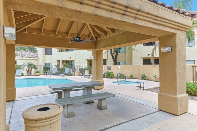 Building Photo - Remodeled Luxury One Bedroom Condo  Cross ...