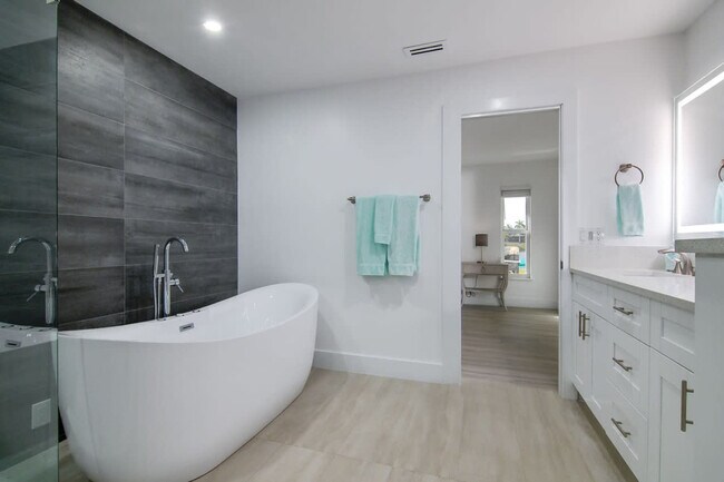 Building Photo - 27133 Edenbridge Ct