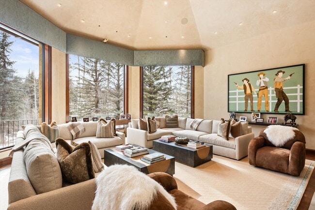 Building Photo - 64 Pitkin Way