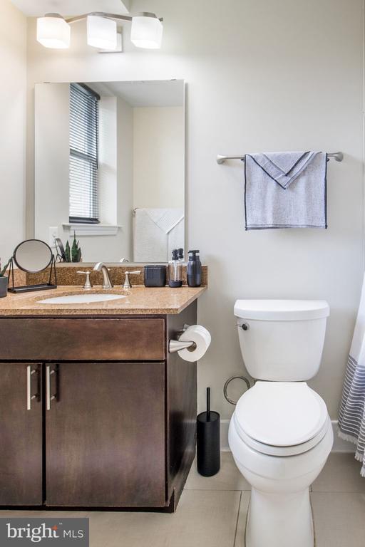 Building Photo - 417 18th St NE