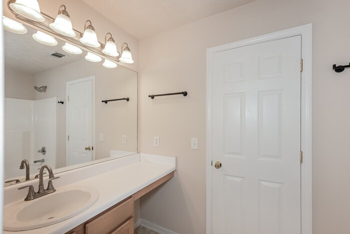 Building Photo - 336 Parkview Manor Dr