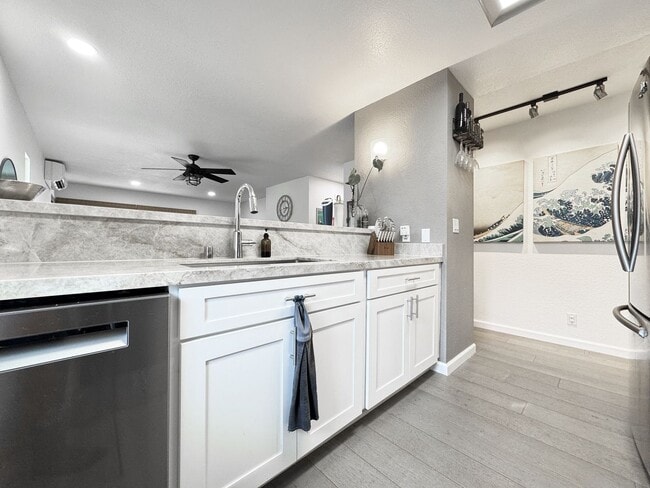 Building Photo - Pet Friendly Kailua Townhouse with A/C