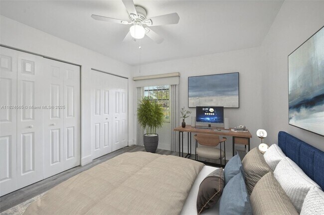 Building Photo - 145 SW 30th Ct