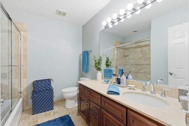 Building Photo - 395 Scott St