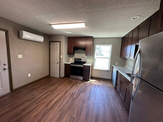 Building Photo - Peaceful country living with great access ...