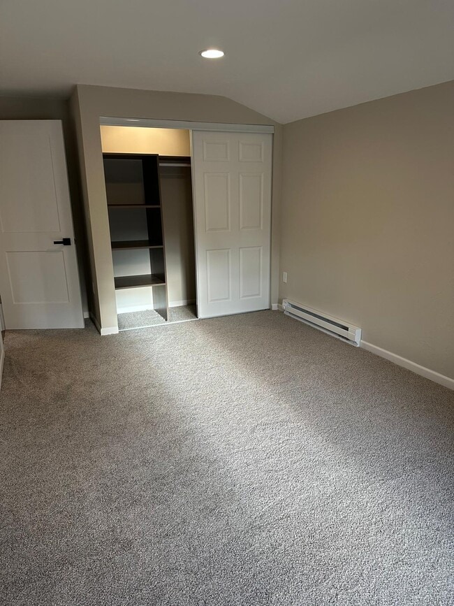 Building Photo - 1414 S Rebecca Ln