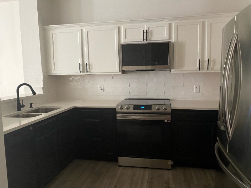 Building Photo - 2743 Hyde Park Dr