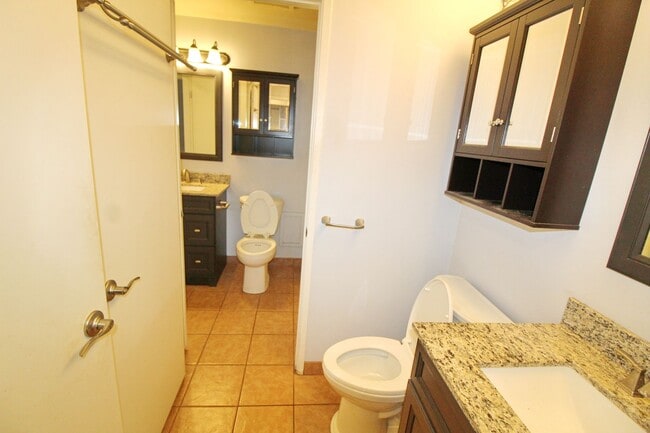 Building Photo - Kihei Villages Upper-Level Front Row Ocean View Condo