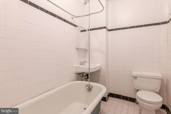 Building Photo - 2723 Dumbarton St NW