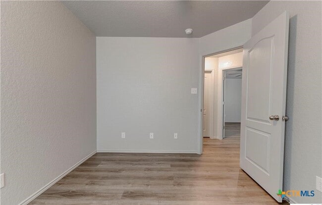 Building Photo - 601 Lost Trl