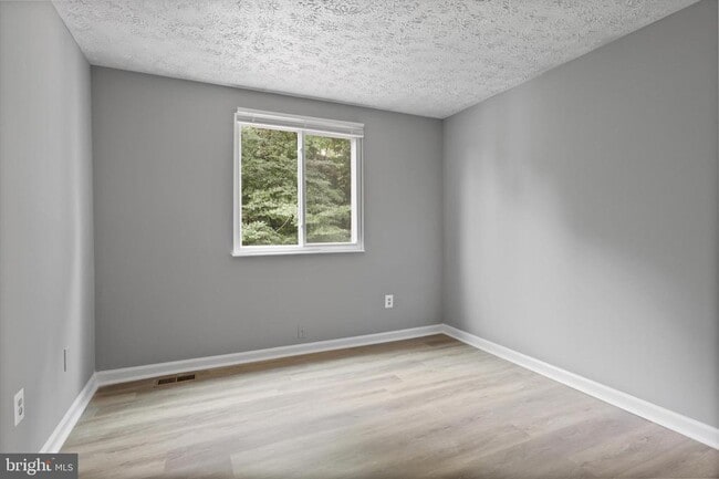 Building Photo - 8353 Fern Leaf Ct