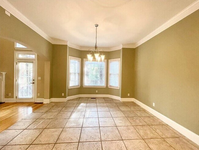 Building Photo - 455 Wembley Cir