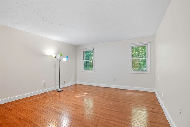 Building Photo - 237 South St