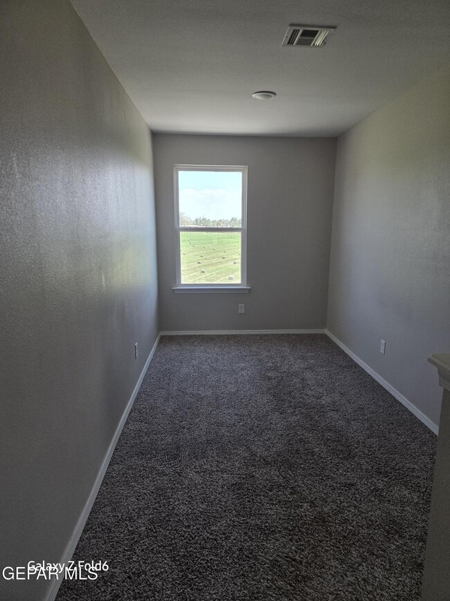 Building Photo - 476 SPC Isaac Trujillo Dr