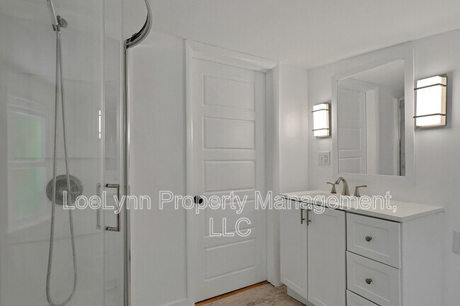 Building Photo - 505 B St