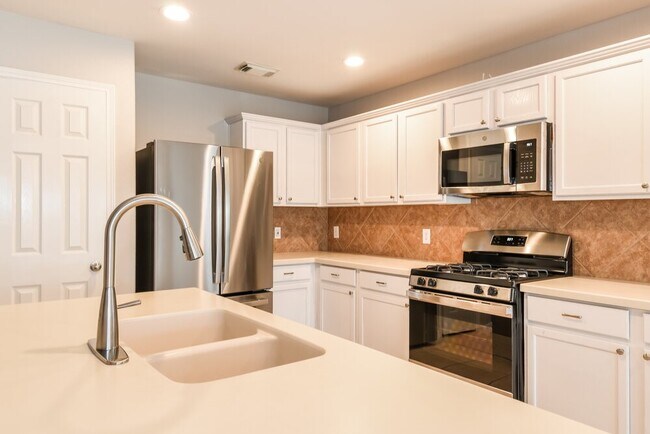 Building Photo - 8322 Wainwright Way