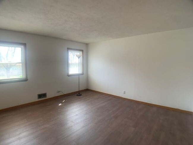 Building Photo - Huge yard! Updated appliances and more!