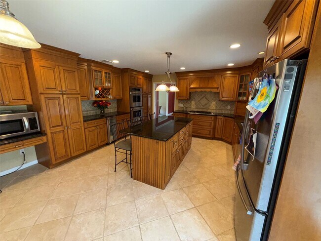 Building Photo - 29 Eastview Dr