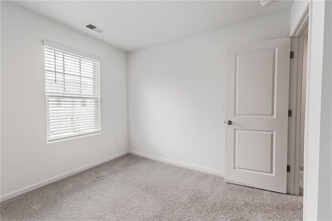 Building Photo - 1049 Paddington Dr